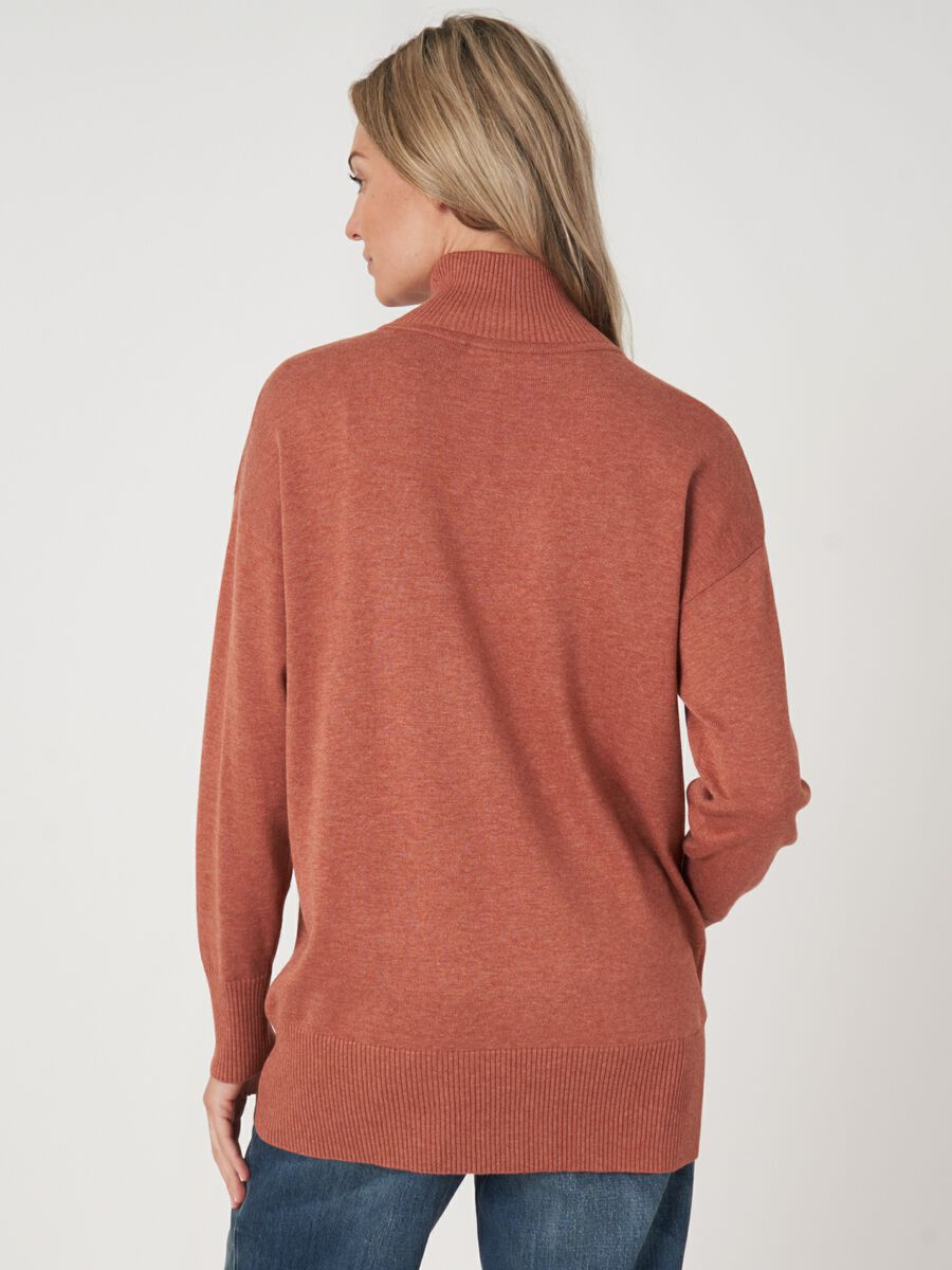 Pull long avec col montant et ourlet côtelés image number 1