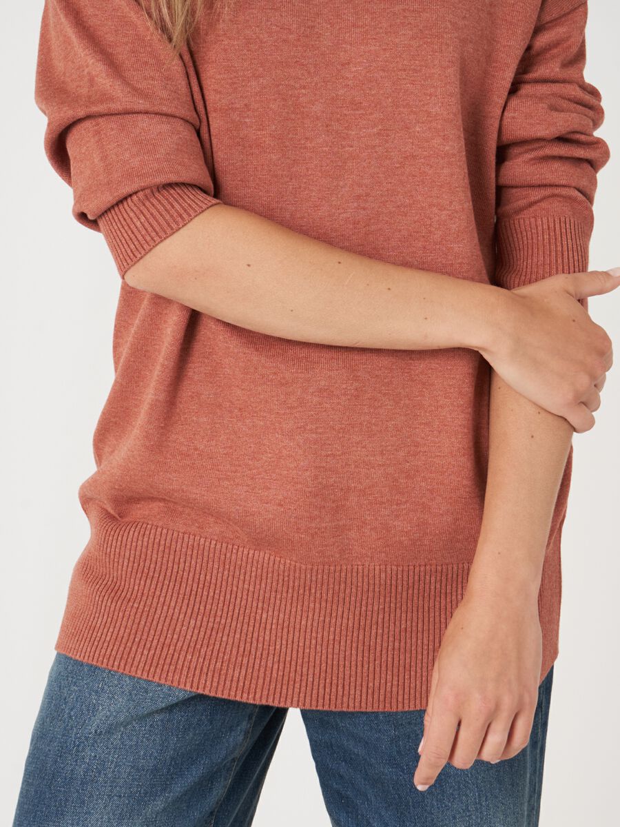 Pull long avec col montant et ourlet côtelés image number 2