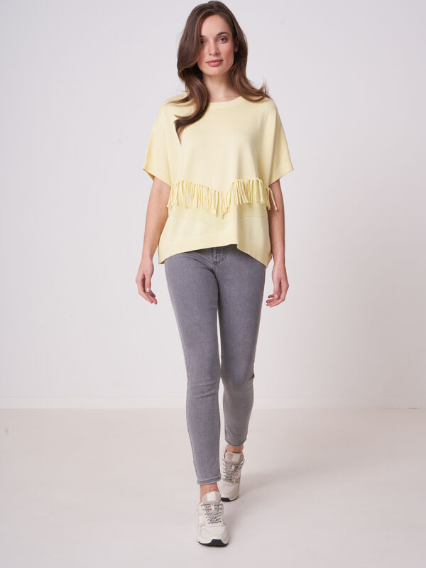 Pull poncho avec franges sur le devant en coton mélangé  image number 3