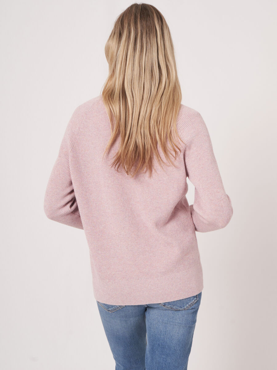 Gerippter Pullover aus Baumwollmischung mit Tasche image number 1