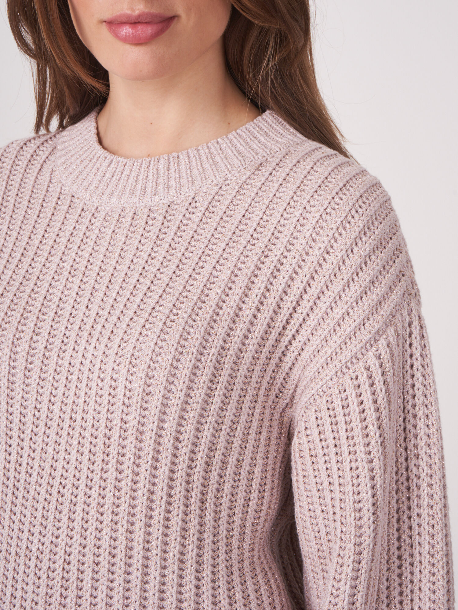 Shiny chunky rib knit sweater made of Italian fancy yarn