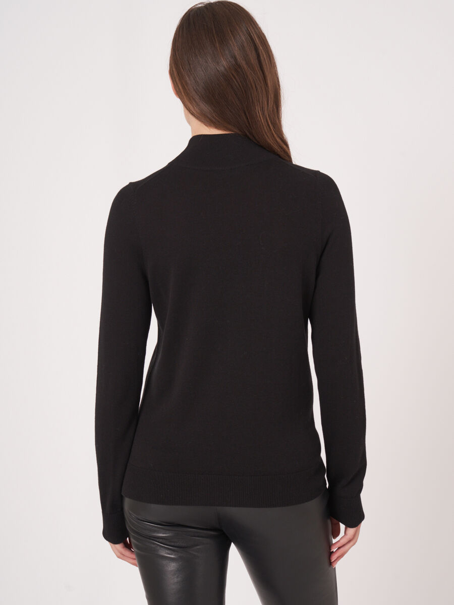 Baumwollmischpullover mit Stehkragen image number 16