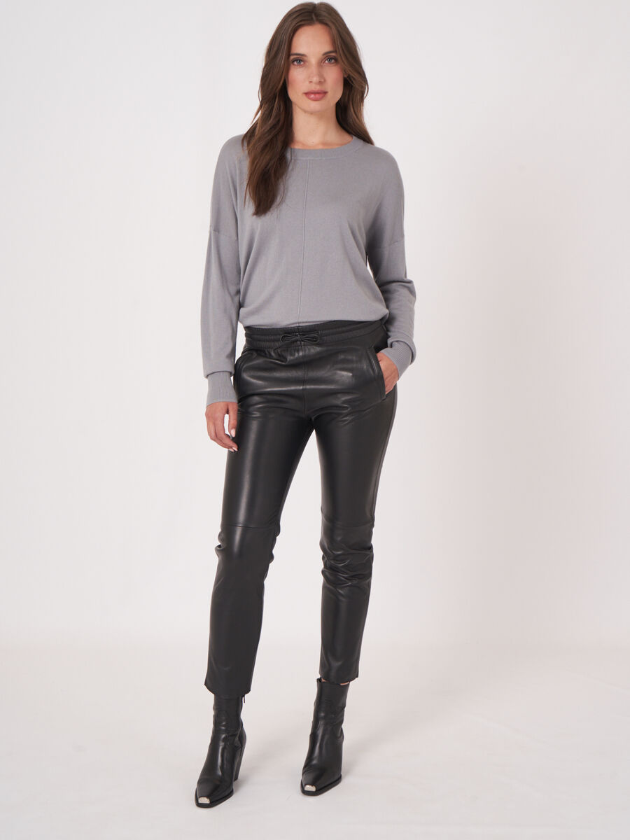 Pull oversized en cachemire avec couture de séparation image number 6