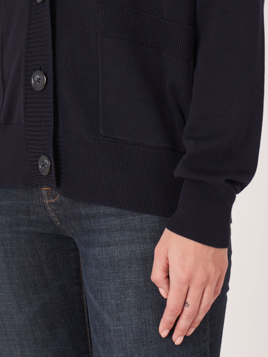Gilet boutonné à poches en coton mélangé image number 3