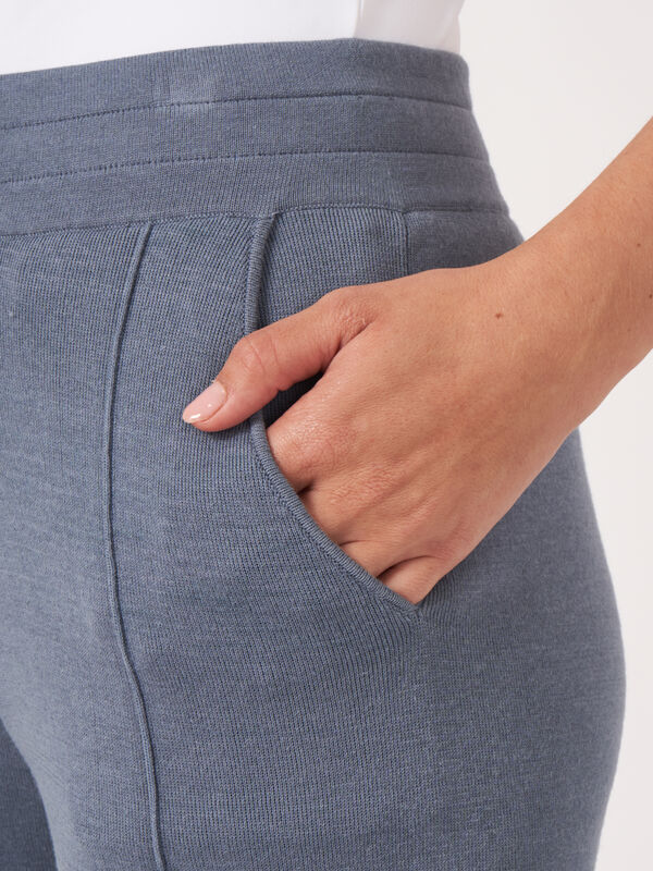 Gestrickte Loungehose aus Baumwollmischung image number 3