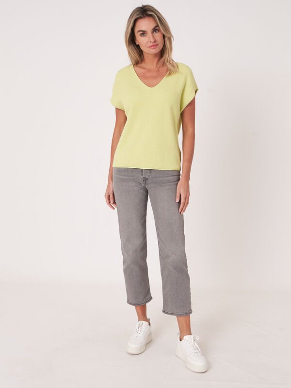 Gebreide V-hals top met fijne ribtextuur van cashmere-katoenmix  image number 5