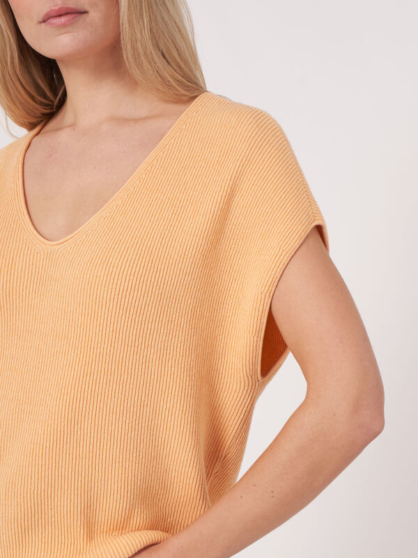 Strickoberteil aus Kaschmir-Baumwollmischung mit V-Ausschnitt  image number 4