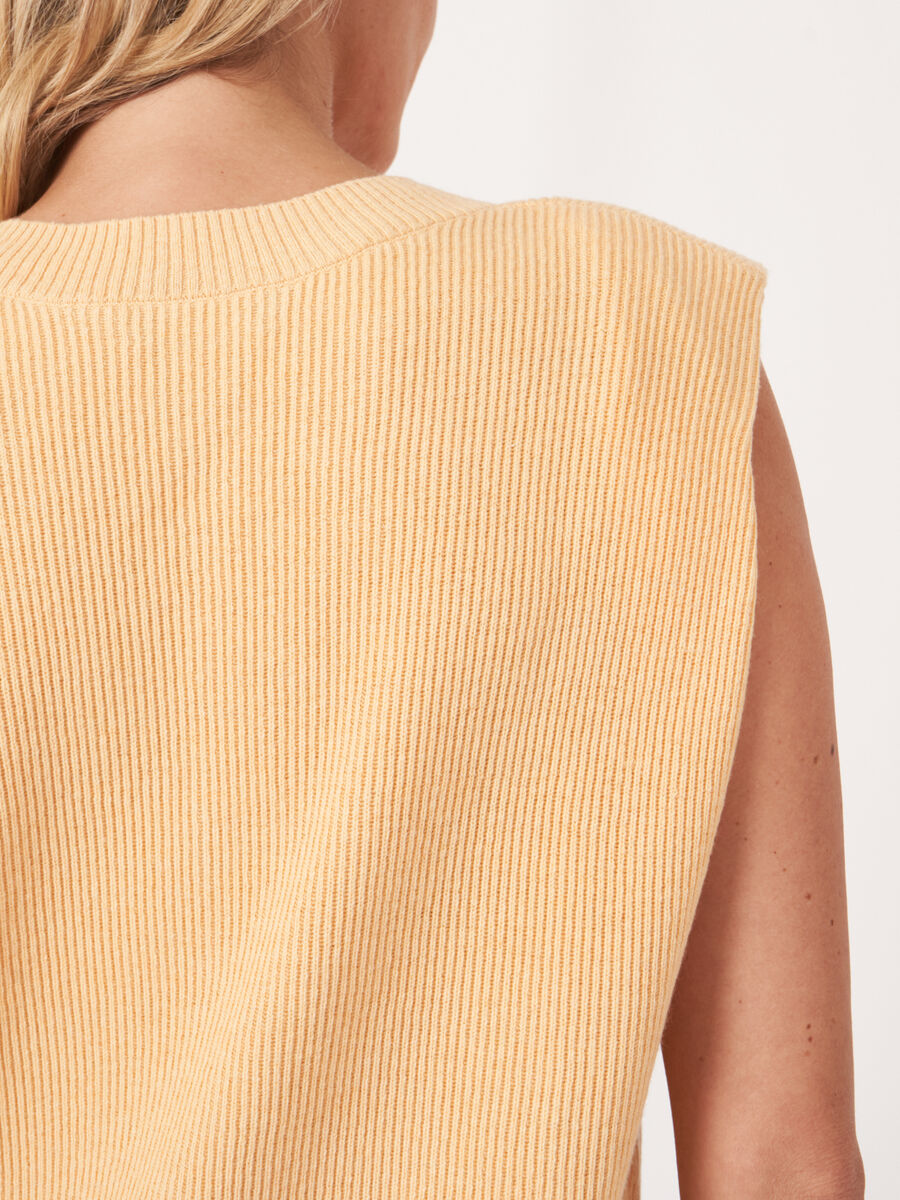 Cashmere cotton blend knitted sleeveless top with deep V-neck  image number 5