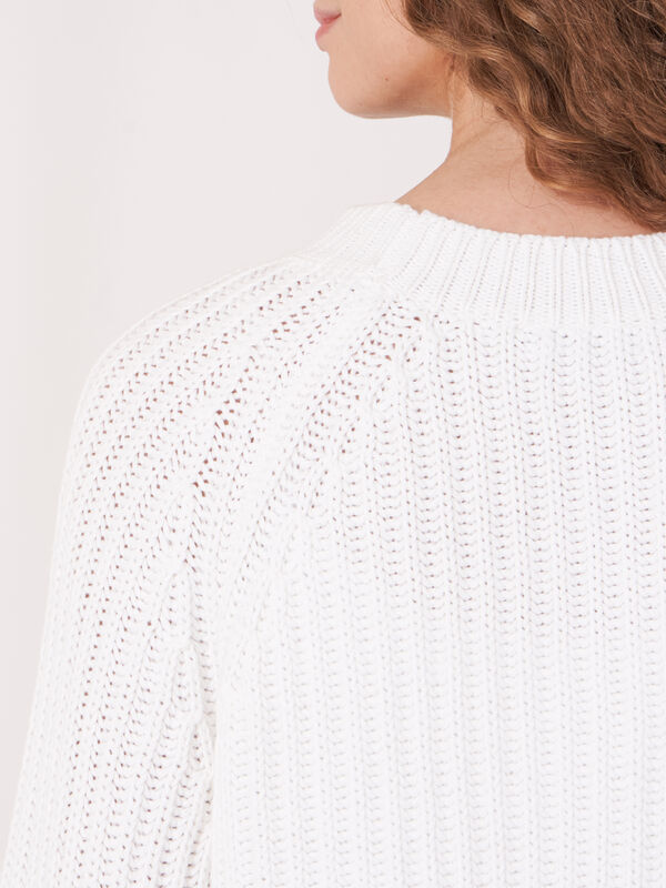 Pull court à manches bouffantes en tricot épais et côtelé image number 2