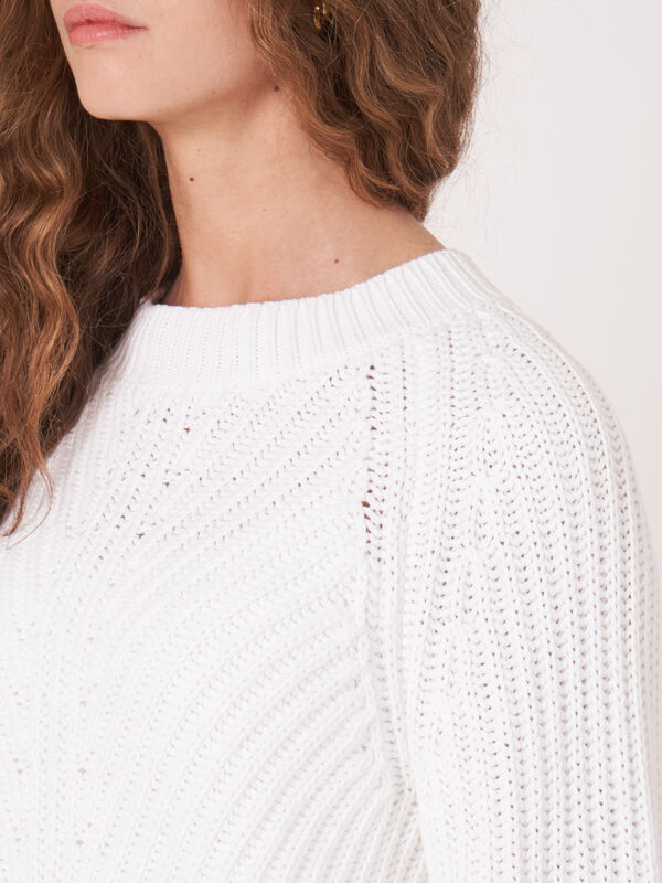 Pull court à manches bouffantes en tricot épais et côtelé image number 4