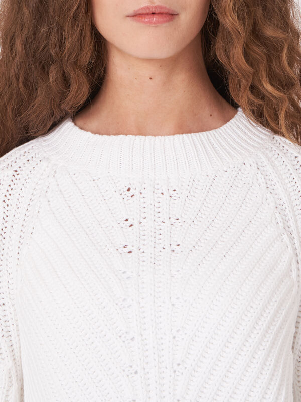 Pull court à manches bouffantes en tricot épais et côtelé image number 5