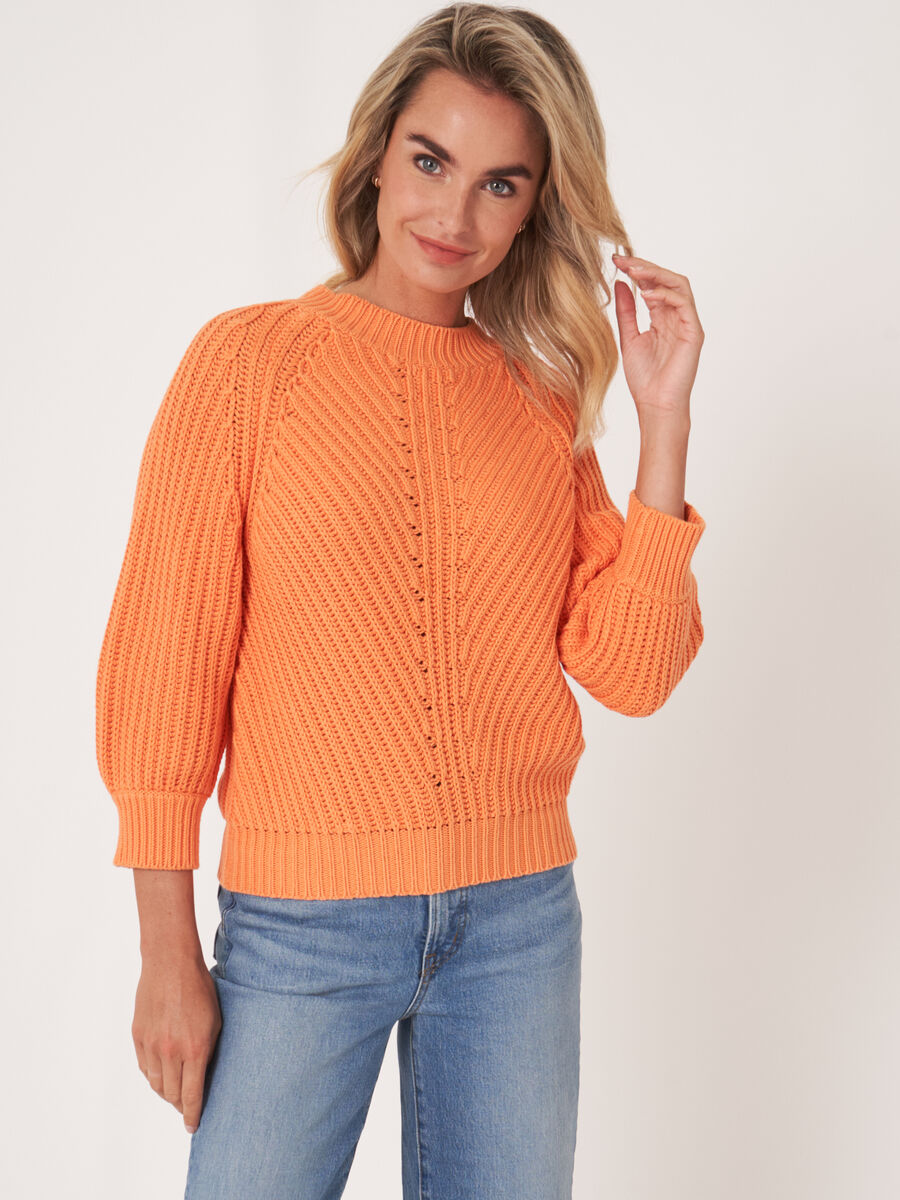 Pull court à manches bouffantes en tricot épais et côtelé image number 1