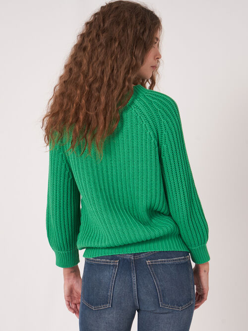 Grof gebreide trui met korte pofmouwen