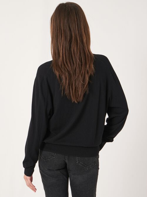 Super fine knit V-neck sweater