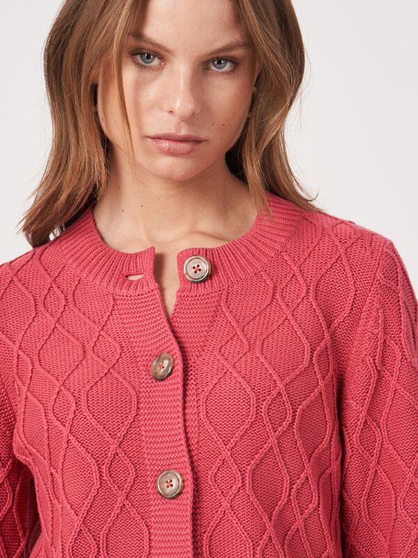 Cardigan torsad&eacute; en pur coton avec manches larges image number 3