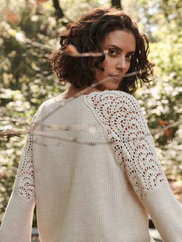 Baumwollpullover mit Puff&auml;rmeln und H&auml;keldetails image number 8