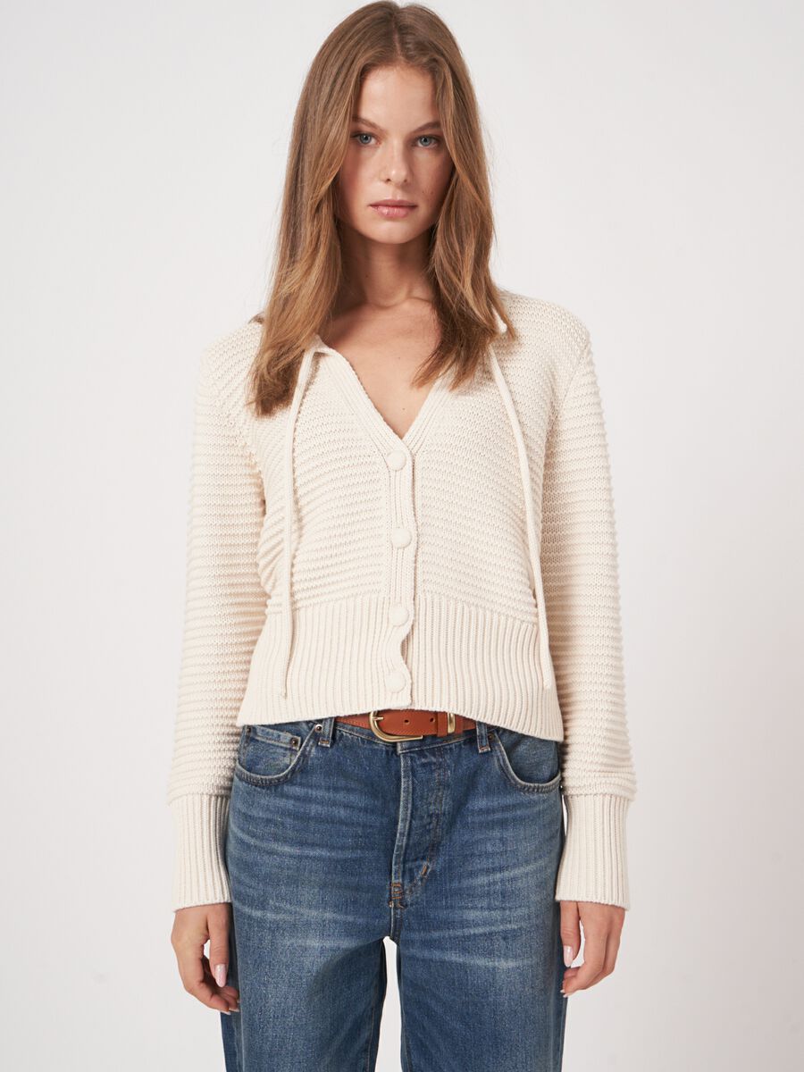 Katoenen gebreid vest met strikkoord image number 1