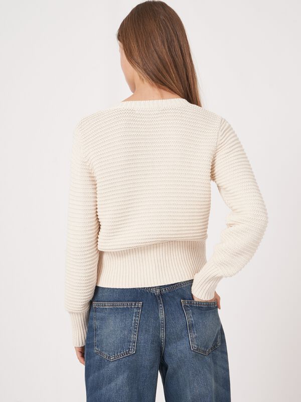 Cardigan en tricot de coton à encolure à nouér image number 2