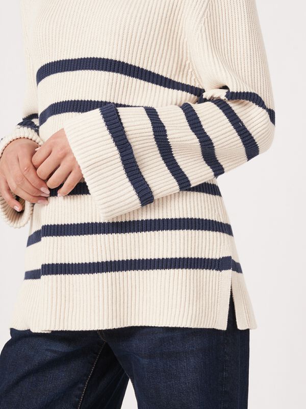 Boat neck striped sweater with flare sleeves image number 4