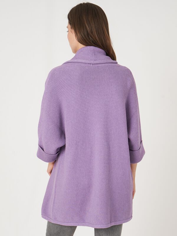 Baumwollstrickjacke mit Schalkragen und Gürtel image number 2