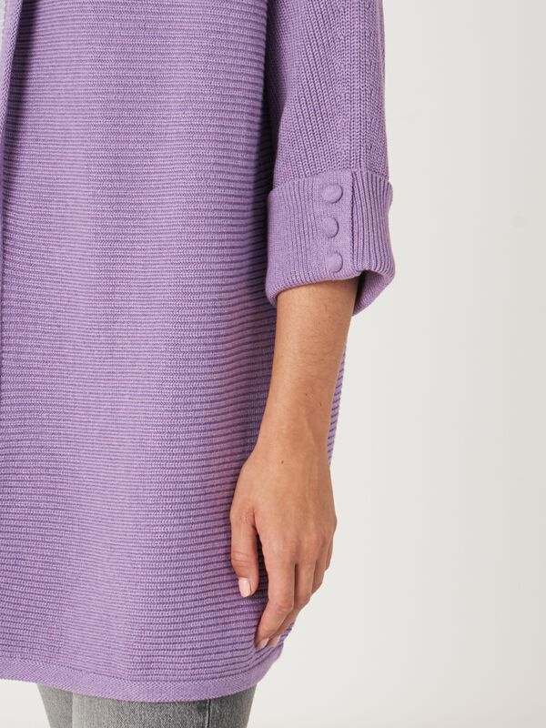 Baumwollstrickjacke mit Schalkragen und Gürtel image number 3