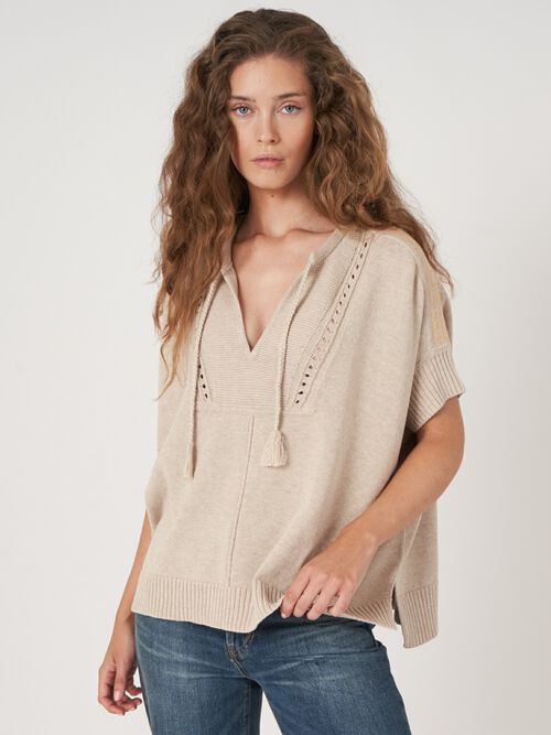 Oversized Poncho-Pullover aus Baumwollstrick mit Bindeband