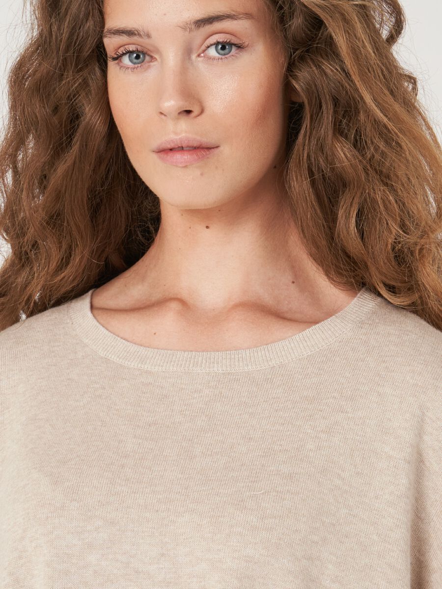 Pull poncho oversize en coton mélangé image number 3