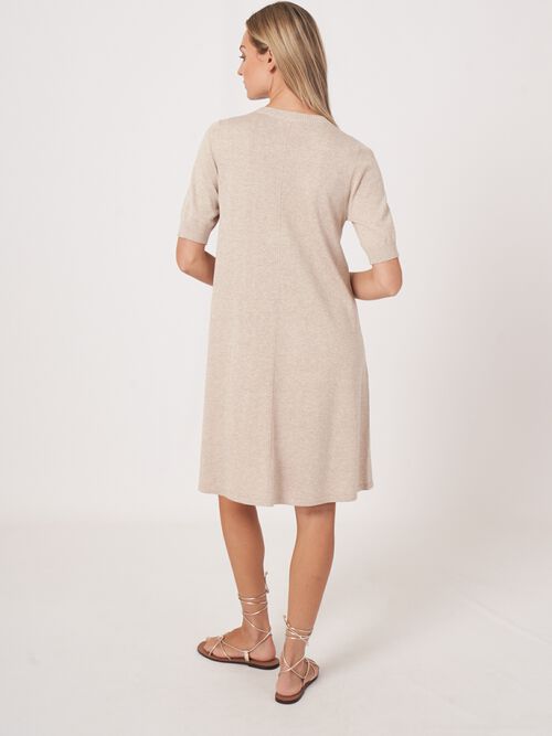 Fein gestricktes Kleid aus Baumwollmischung