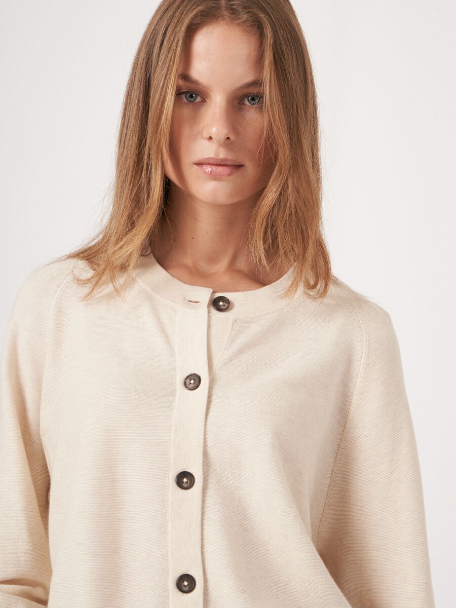 Cotton cashmere blend cardigan with raglan sleeves with scalloped hem image number 2