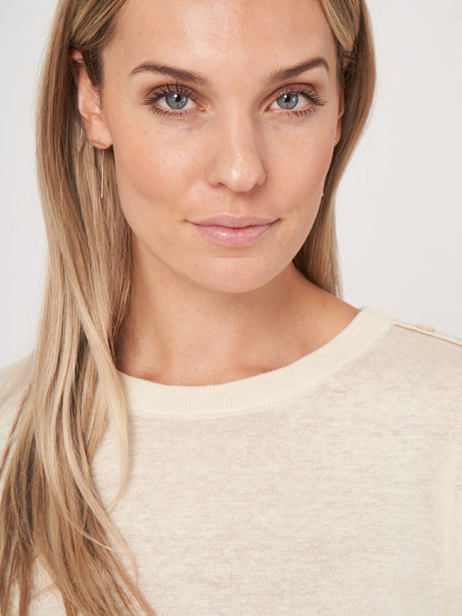 Poncho gebreide zuiver linnen trui met knopen op schouder image number 3