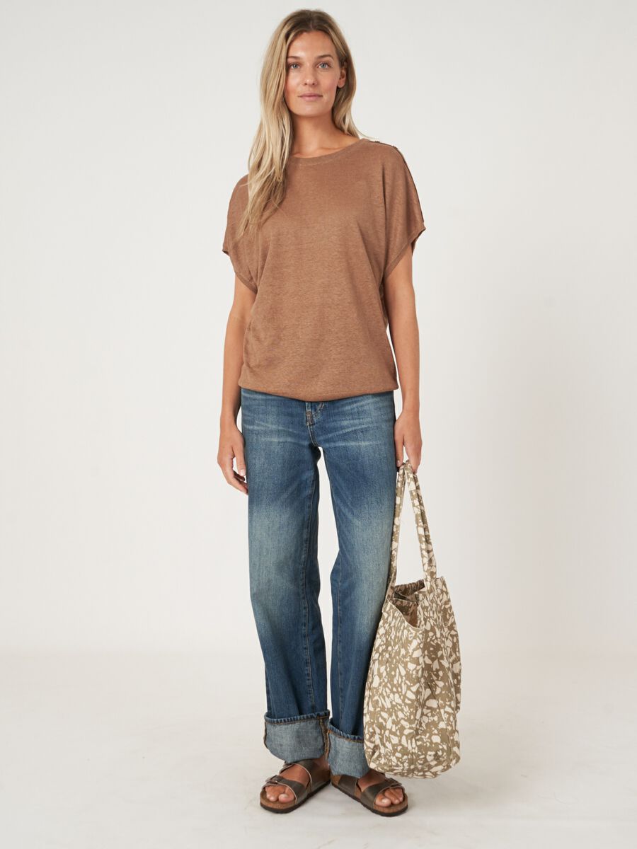 Poncho gebreide zuiver linnen trui met knopen op schouder image number 5