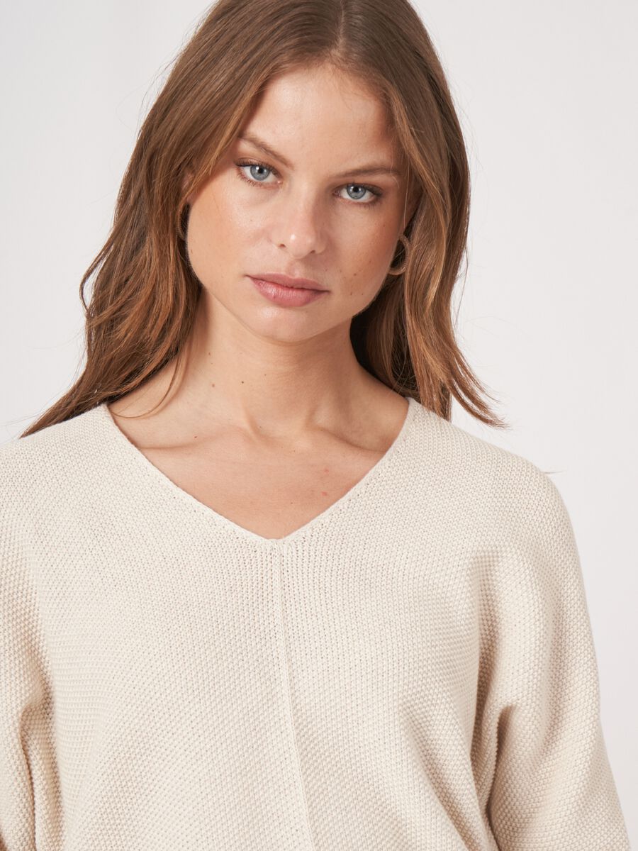 V-Ausschnitt-Pullover aus Texturiertem Baumwollstrick image number 2