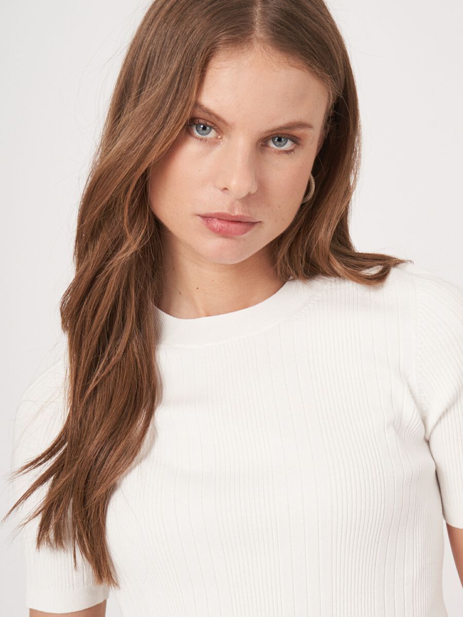 Short sleeve rib knit top image number 2