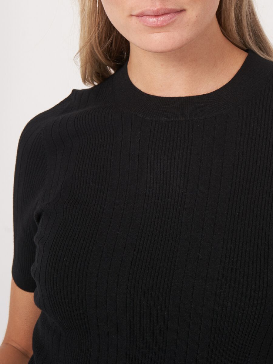Short sleeve rib knit top image number 3
