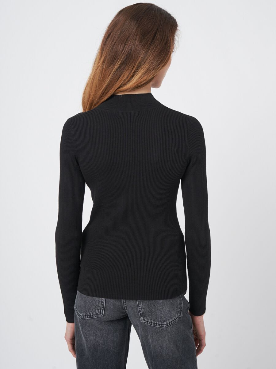 Fein gerippter Rollkragen-Pullover aus Baumwollmischung image number 5