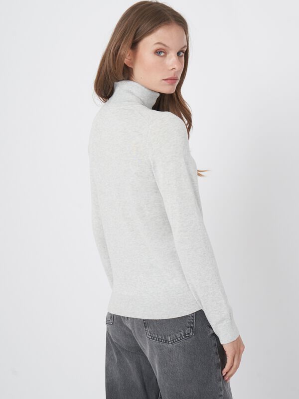 Fein gestrickter Rollkragen-Pullover aus Baumwollmischung image number 3