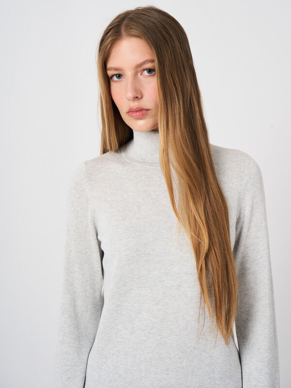 Pull col roul&eacute; en m&eacute;lange de coton image number 1