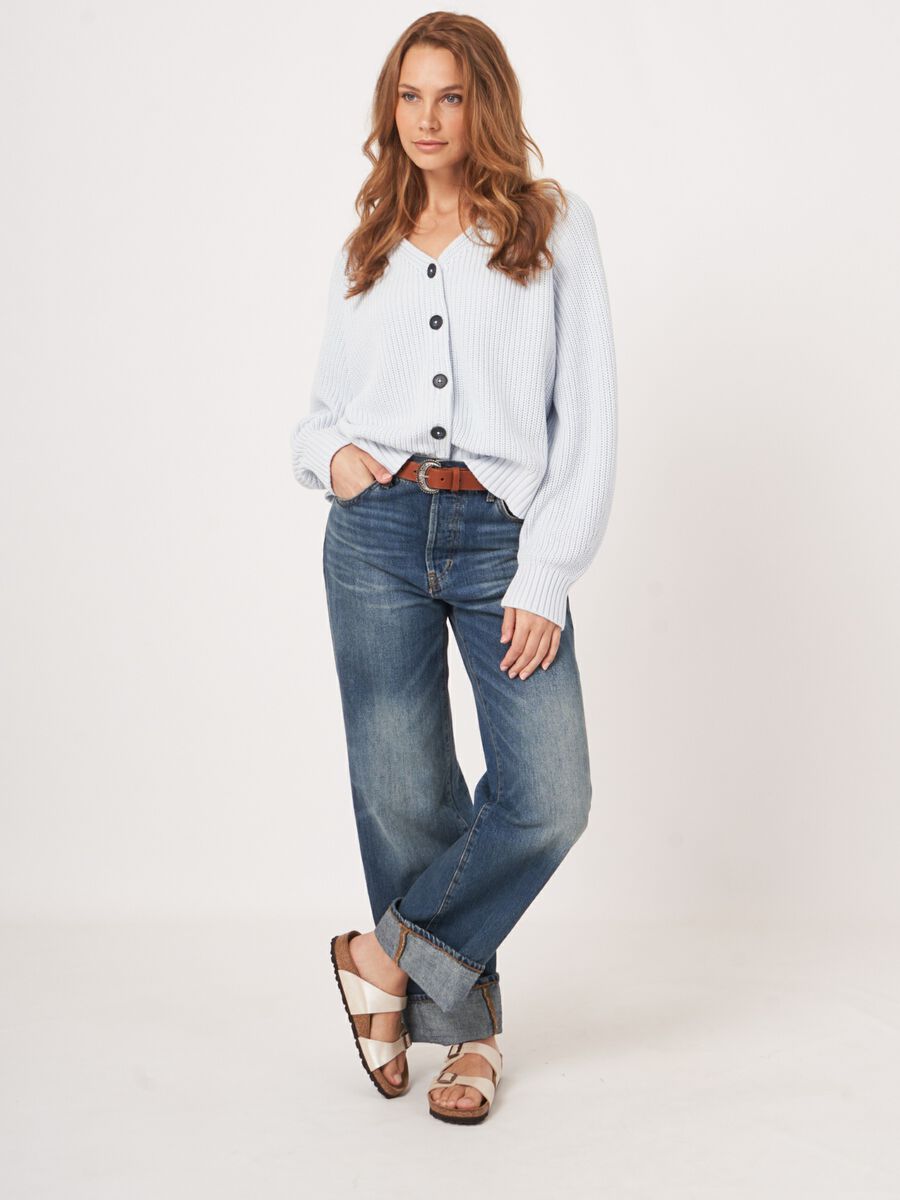 Baumwoll-Grobstrickjacke mit V-Ausschnitt image number 10