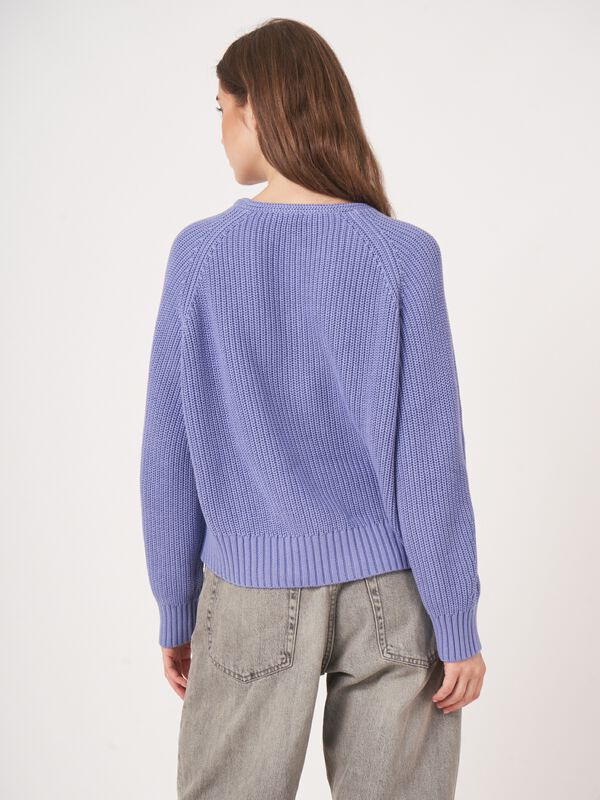 Baumwoll-Grobstrickjacke mit V-Ausschnitt image number 4