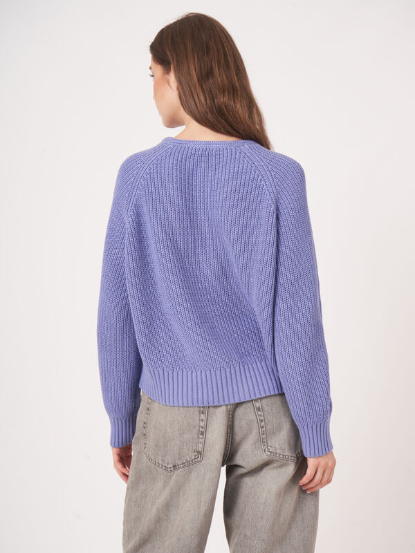 Baumwoll-Grobstrickjacke mit V-Ausschnitt image number 5