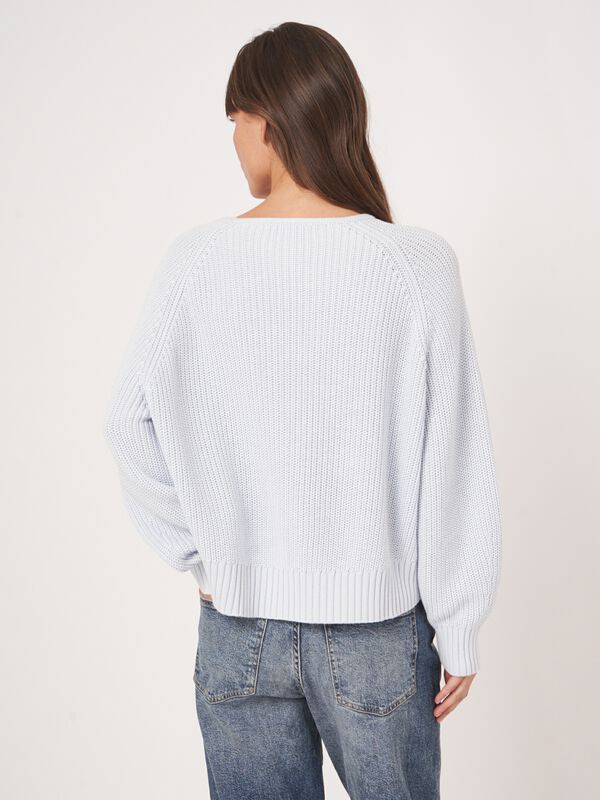 Grof ribgebreide katoenen V-hals trui image number 4