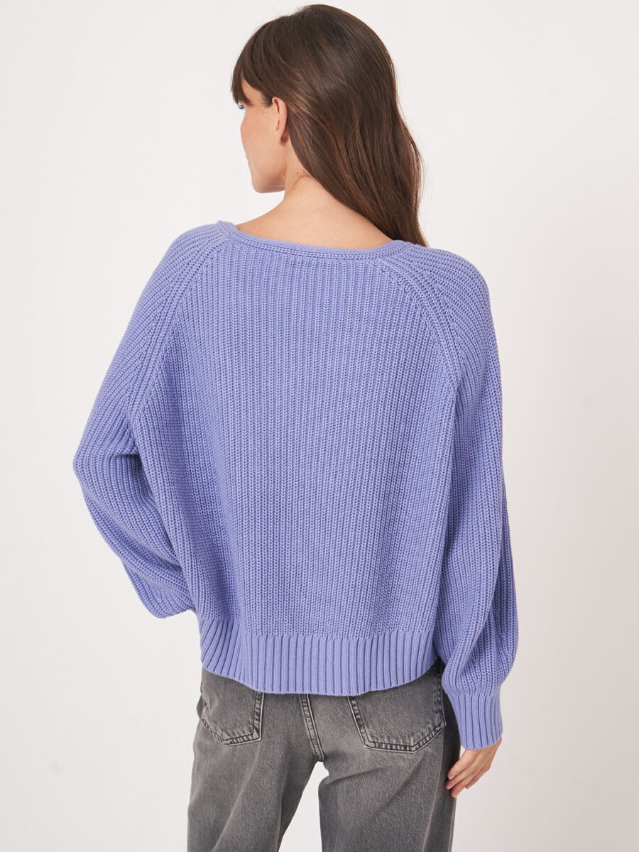 Baumwoll-Grobstrickpullover mit V-Ausschnitt image number 4