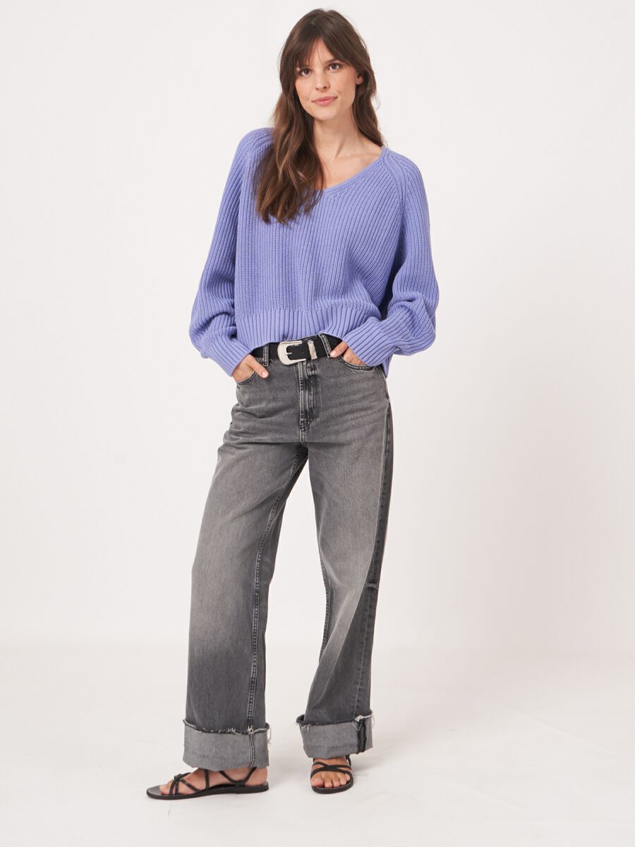 Baumwoll-Grobstrickpullover mit V-Ausschnitt image number 5