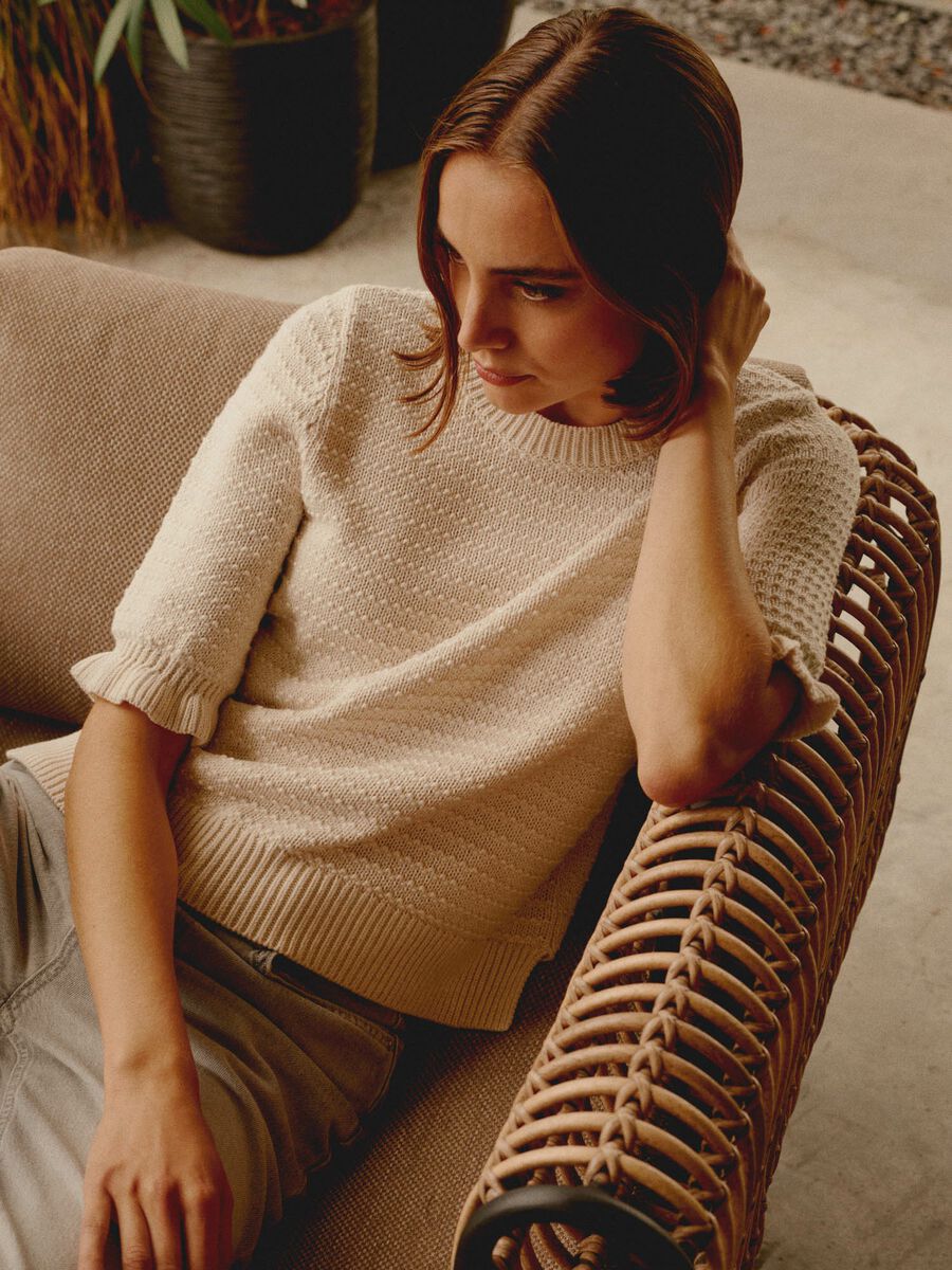 Short sleeve cotton textured knit sweater image number 8
