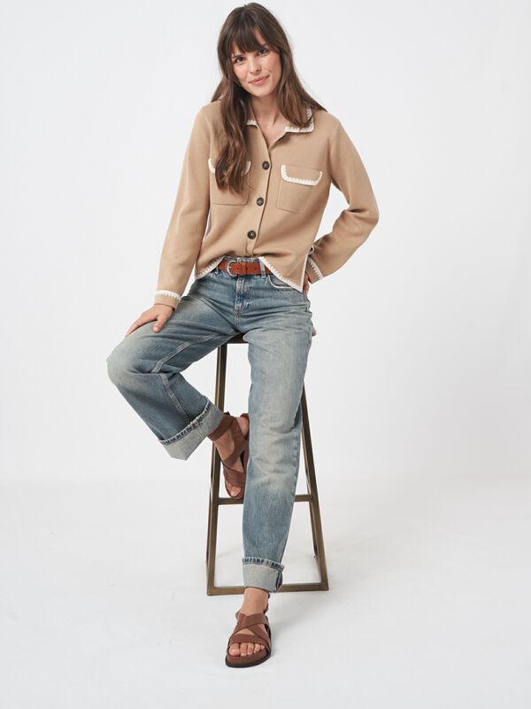  Geknöpfte Strickjacke mit Polokragen und Häkeldetails image number 5