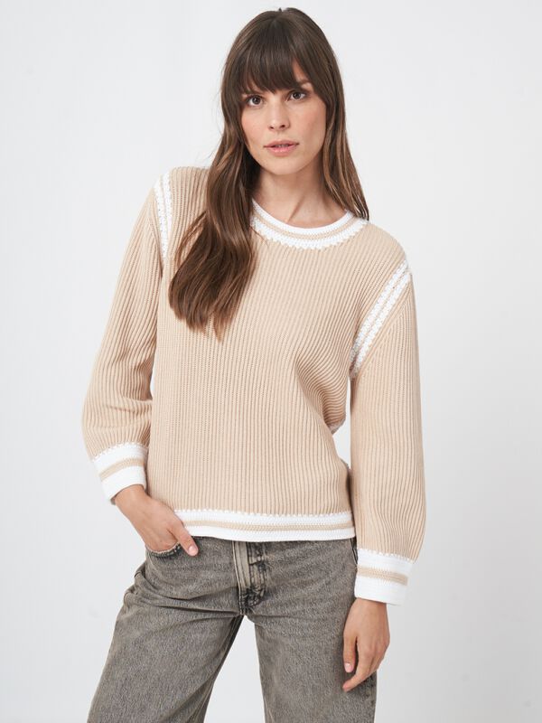 Katoenen trui met contrasterende handgehaakte details image number 3