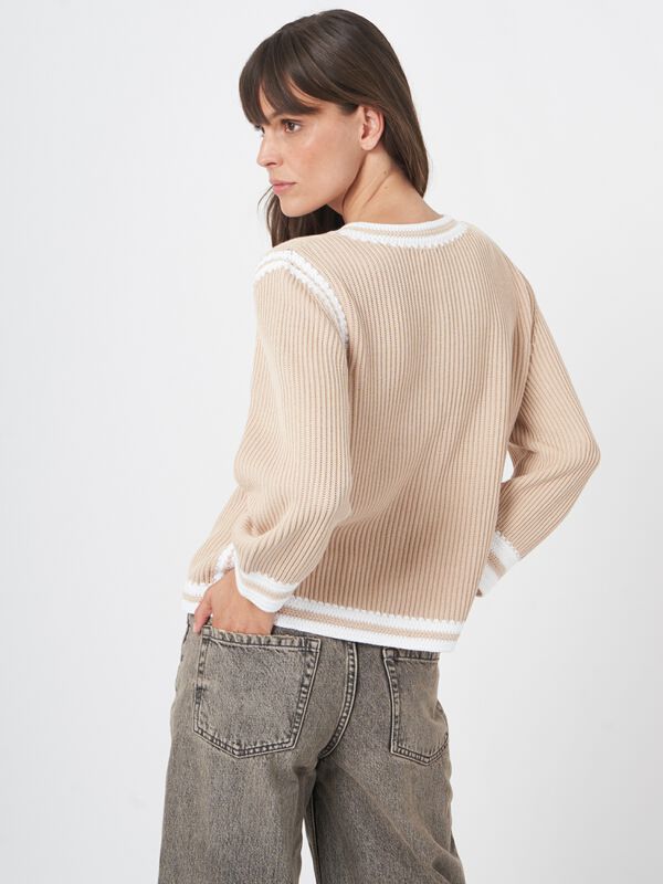 Katoenen trui met contrasterende handgehaakte details image number 6