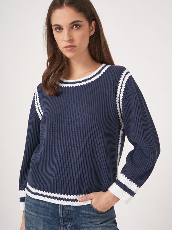 Baumwollstrickpullover mit kontrastierenden H&auml;kel-N&auml;hten image number 1