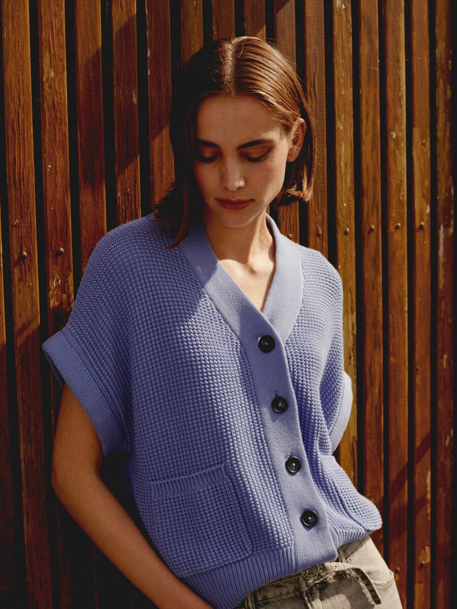 Cardigan sans manches surdimensionné en coton texturé avec poches image number 1