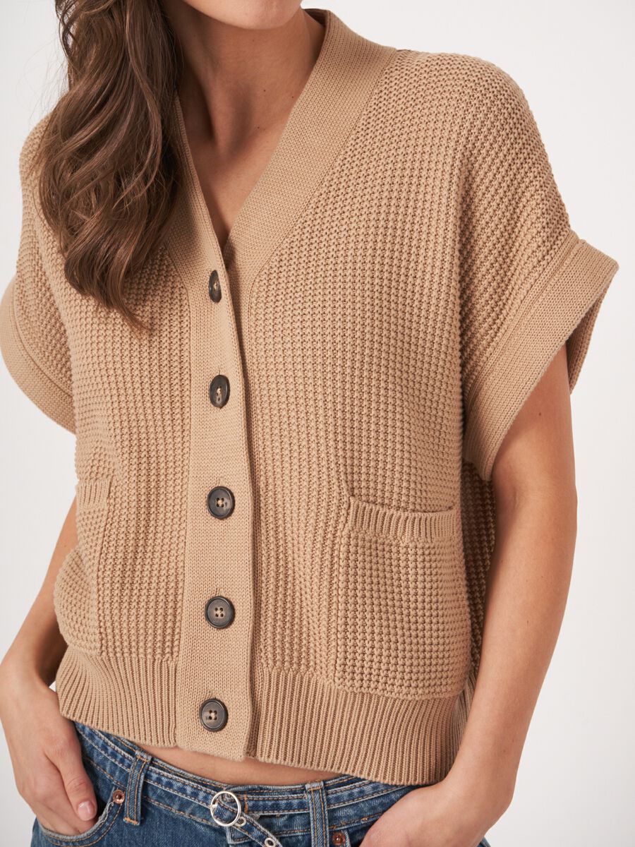 Cardigan sans manches surdimensionné en coton texturé avec poches image number 2